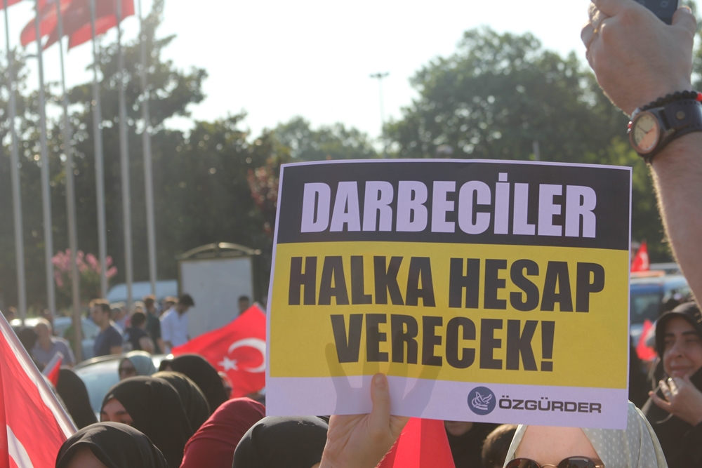 Darbe Kalkışması İstanbul'da Protesto Edildi 20