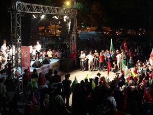 Darbeye Karşı Direniş Saraçhane’de Selamlandı!