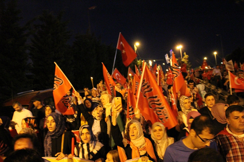 Darbeye Karşı Boğaziçi Köprüsü'ne Yüründü 4