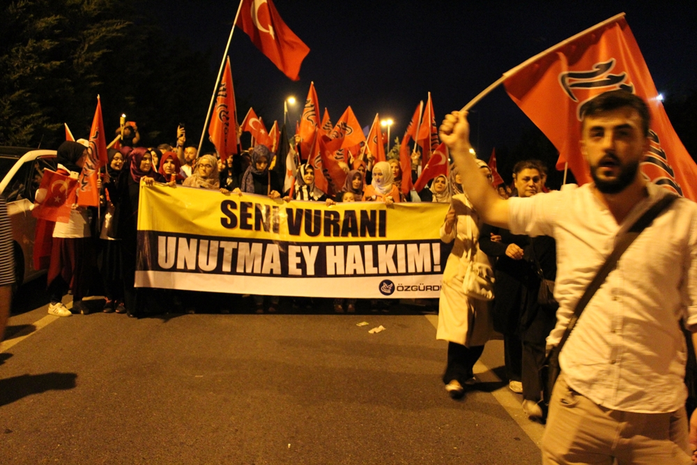 Darbeye Karşı Boğaziçi Köprüsü'ne Yüründü 5