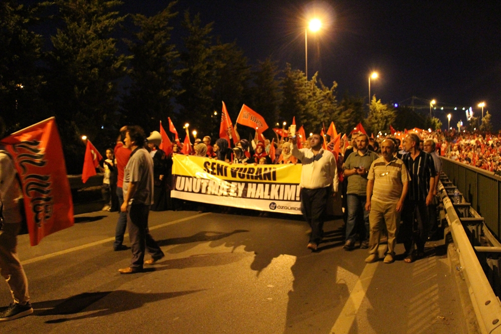 Darbeye Karşı Boğaziçi Köprüsü'ne Yüründü 6