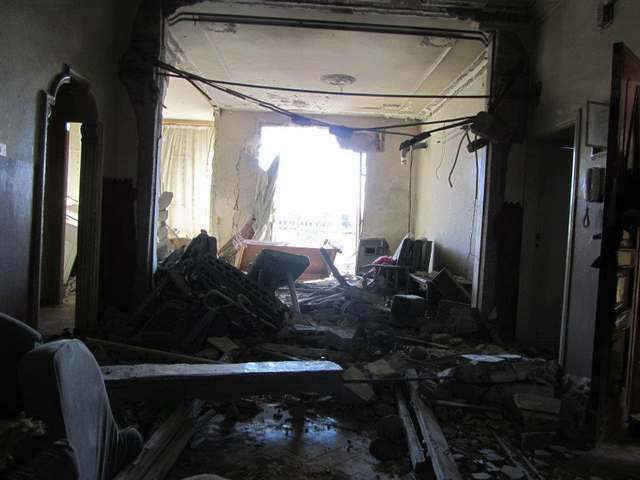 Humus Yerle Bir Oldu! 11