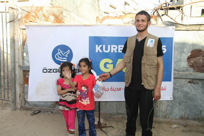 Özgür-Der Mensuplarının Kurbanları Gazze'de Kesildi 15