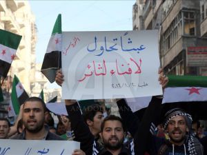 Halepliler Esed ve Rusya'yı Protesto Etti