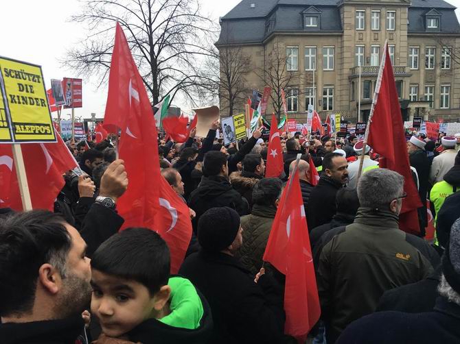 Halep'teki Katliamlar Almanya’da Protesto Edildi! 11