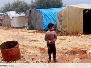 Suriye’deki Çadır Kentlerde Kış Zor Geçiyor!