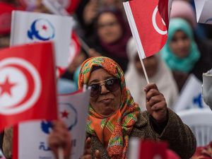Tunus’ta Devrimin 6. Yılı Yürüyüşü