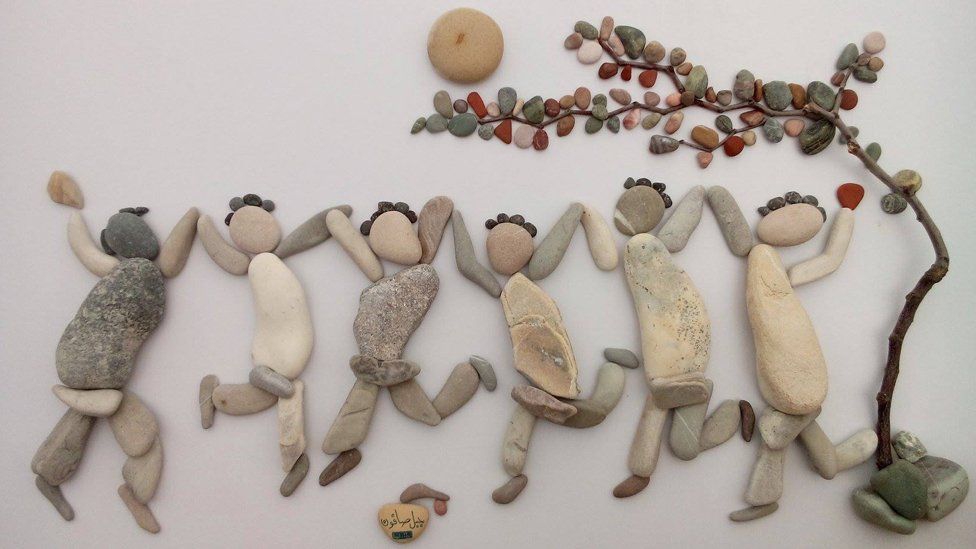 Nizar Ali Badr, Suriye'deki Zulmü Çakıl Taşlarıyla Dillendirdi 14