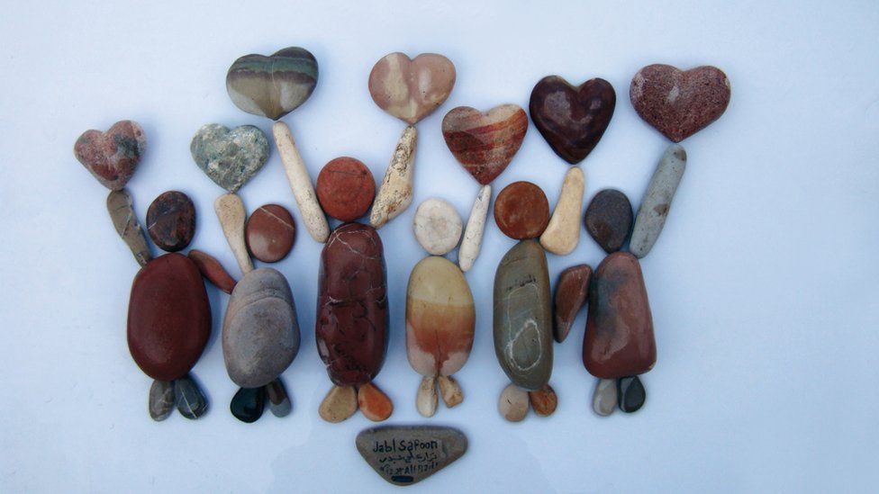 Nizar Ali Badr, Suriye'deki Zulmü Çakıl Taşlarıyla Dillendirdi 7