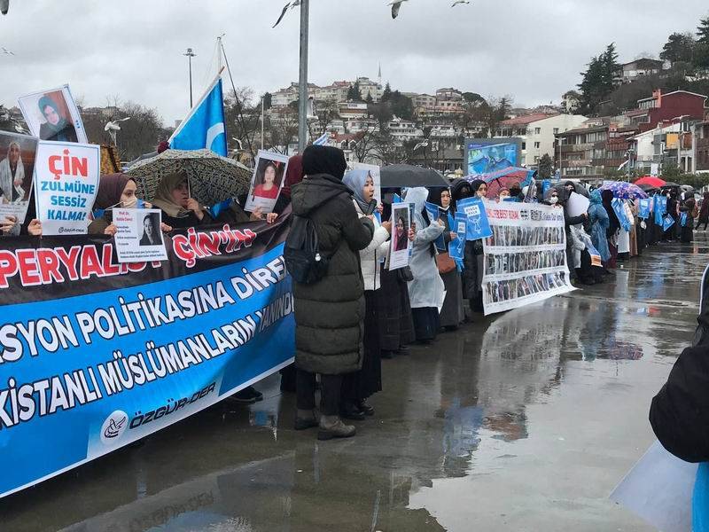 Çin’in Doğu Türkistanlı kadınlara yönelik zulümler İstanbul’da protesto  3