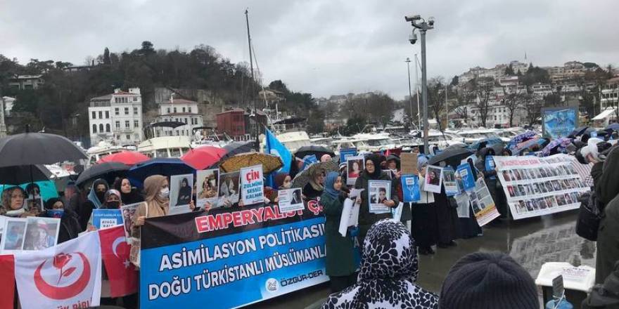 Çin’in Doğu Türkistanlı kadınlara yönelik zulümler İstanbul’da protesto 