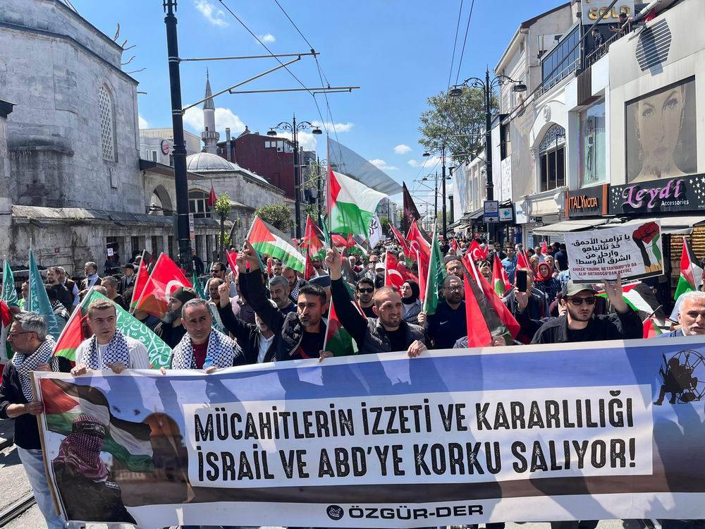 Onbinlerce Müslüman Gazze için Ayasofya'ya akın etti 3