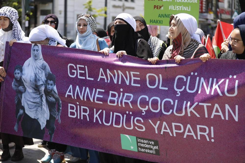 Onbinlerce Müslüman Gazze için Ayasofya'ya akın etti 4