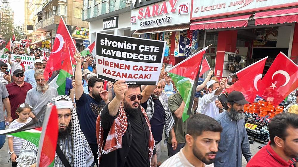 Antalya’da “Küresel Vicdan Yürüyüşü” gerçekleştirildi 17