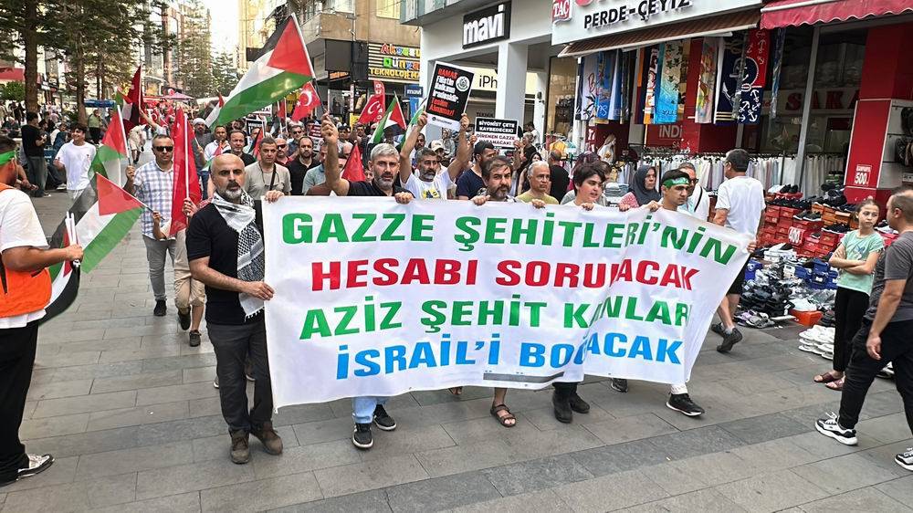 Antalya’da “Küresel Vicdan Yürüyüşü” gerçekleştirildi 6