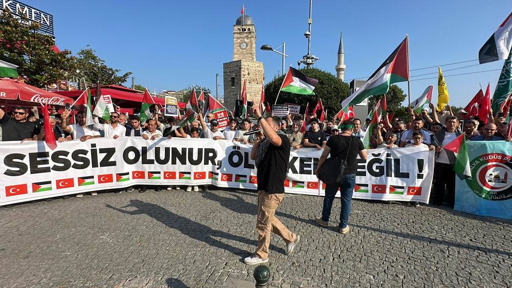 Antalya’da “Küresel Vicdan Yürüyüşü” gerçekleştirildi 7