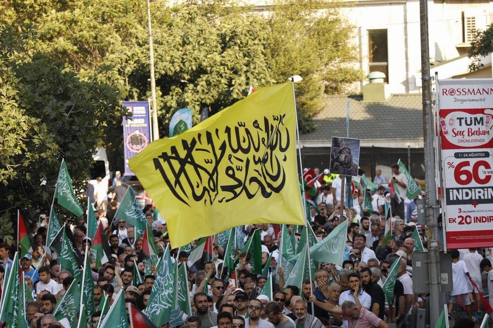 Müslümanlar, katil ABD’nin İstanbul konsolosluğuna yürüdü. 12