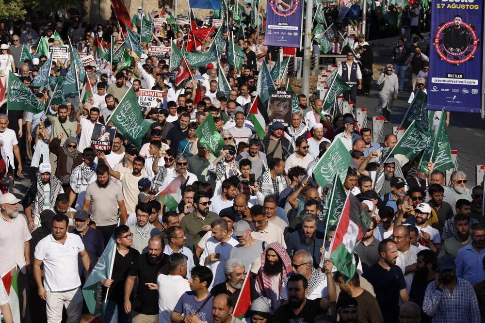 Müslümanlar, katil ABD’nin İstanbul konsolosluğuna yürüdü. 13