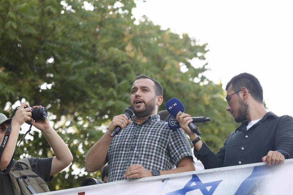 Müslümanlar, katil ABD’nin İstanbul konsolosluğuna yürüdü. 39