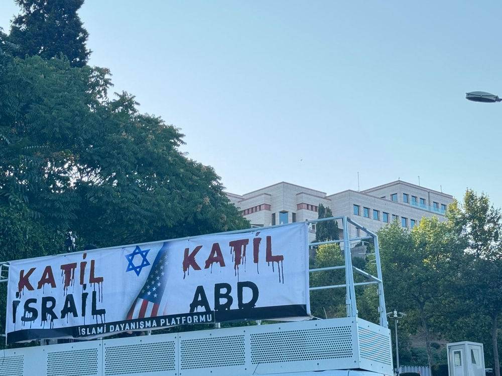 Müslümanlar, katil ABD’nin İstanbul konsolosluğuna yürüdü. 46