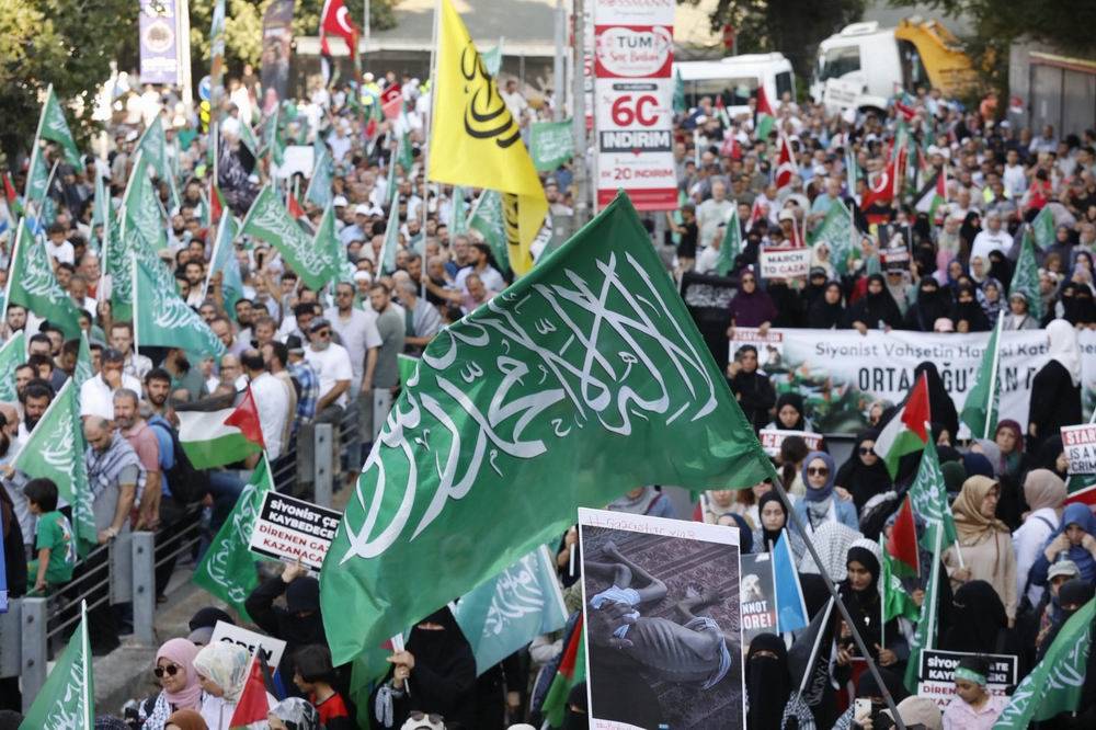 Müslümanlar, katil ABD’nin İstanbul konsolosluğuna yürüdü. 48