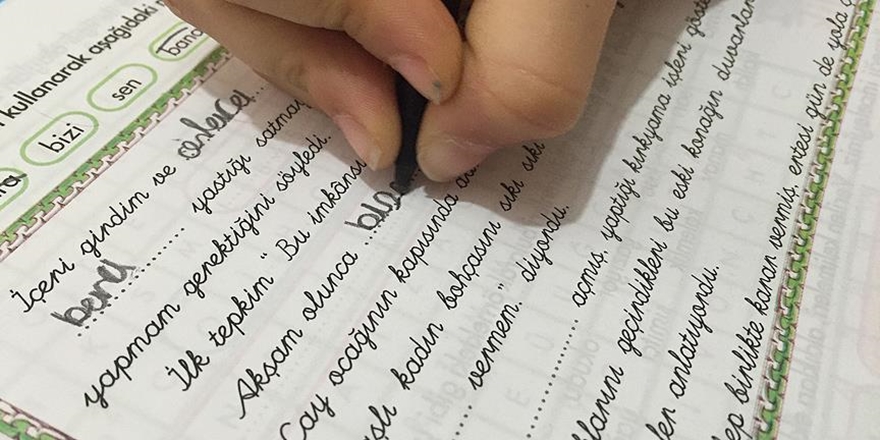 İlkokul Birinci Sınıfta “Bitişik El Yazısı” Tercihe Bırakıldı