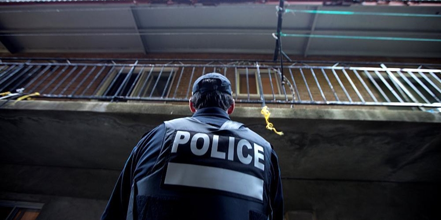 ABD’de Havalimanında Polise Bıçaklı Saldırı