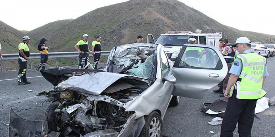 Bayram Tatilinin İlk Gününde Trafik Kazaları Can Aldı