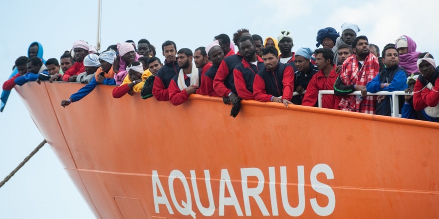 İtalya, Kurtarma Gemilerini Geri Çevirmekte Haklı mı?