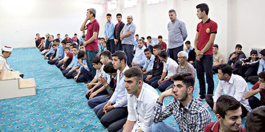 Mescid Korkuları Pedagojik Değil İdeolojik