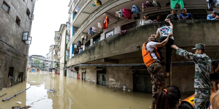 Çin’in Güneyi Sular Altında: En Az 15 Ölü