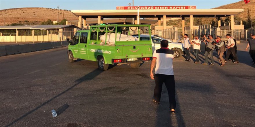 Muhacir Anne ve Bebeğinin Cenazeleri Suriye'ye Ulaştı