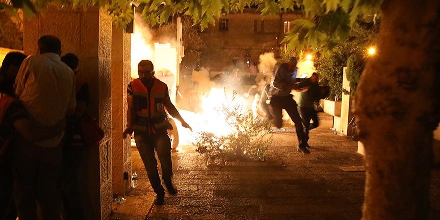 İşgalci Polis Namaz Sonrası Cemaatten 13 Kişiyi Yaraladı!