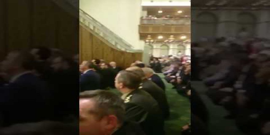 Hulusi Akar ve Kuvvet Komutanlarının Cemaatle Namaz Kılması Kemalistleri Kızdırdı