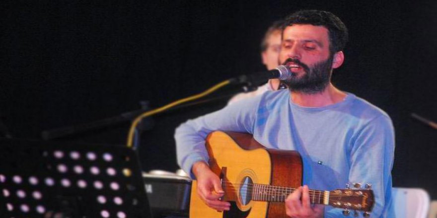 M. Ali Aslan Adil Avaz’ın Unutulmaz “İntifada” Şarkısını Seslendirdi