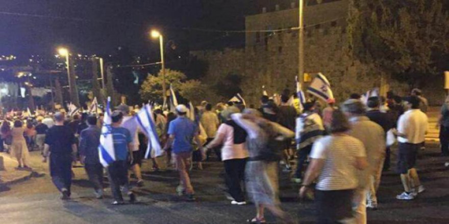 Yüzlerce Siyonist Mescid-i Aksa'yı Bastı!