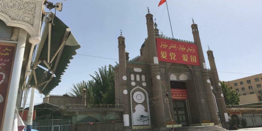 Doğu Türkistan'da Camilerde Çin Marşı Okunuyor