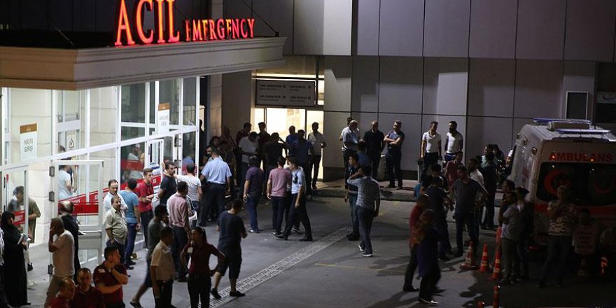 Gözaltındaki Şüpheli Polisi Bıçakla Öldürdü