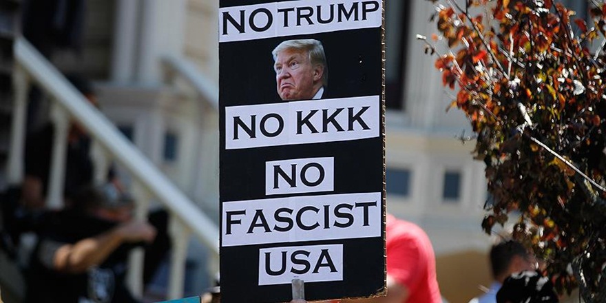 San Francisco’da Irkçılar ve Trump Protesto Edildi