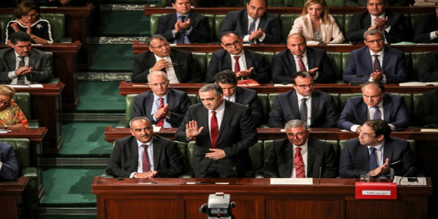 Tunus Parlamentosundan Yeni Hükümete Güvenoyu