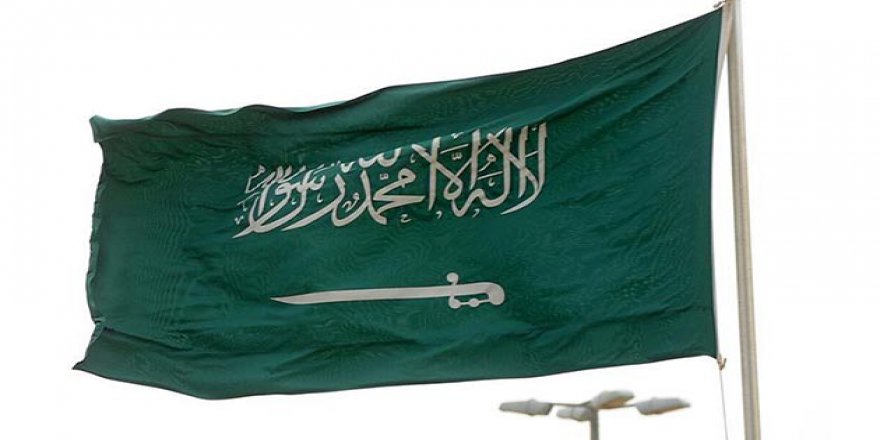 Suudi Arabistan'da Üst Düzey Yetkilileri Taşıyan Helikopter Düştü
