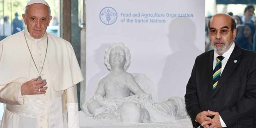 Papa, BM’ye Aylan Kurdi’nin Heykelini Hediye Etti!