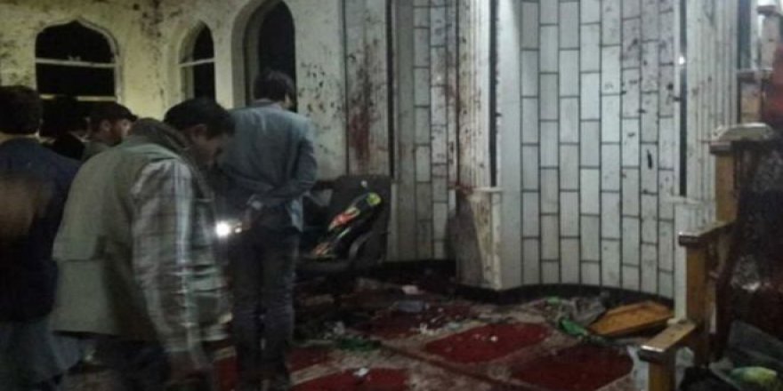 Afganistan'da İki Canlı Bomba Saldırısı: 69 Ölü