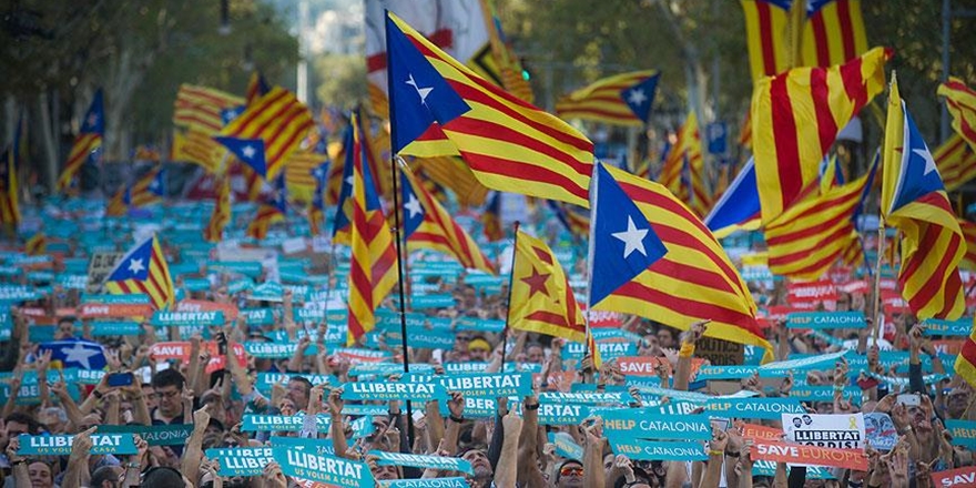 Barselona’da Bağımsızlık Yanlısı Büyük Gösteri!