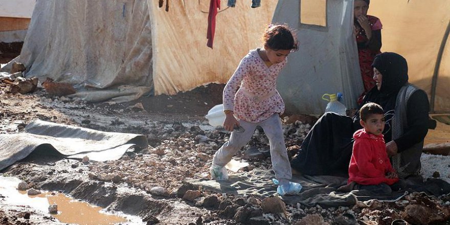 İdlib'teki Bazı Sığınmacı Kampları Su Altında Kaldı