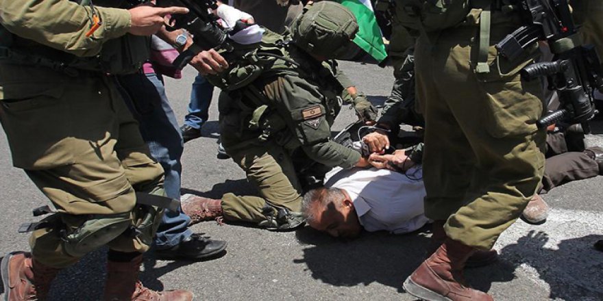 İşgal Güçleri 16 Filistinliyi Gözaltına Aldı
