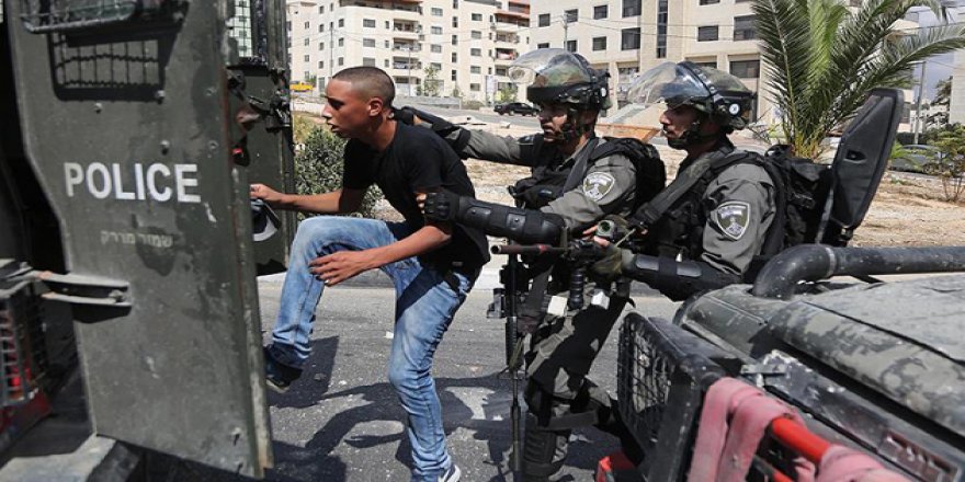 İşgal Güçleri 22 Filistinliyi Gözaltına Aldı