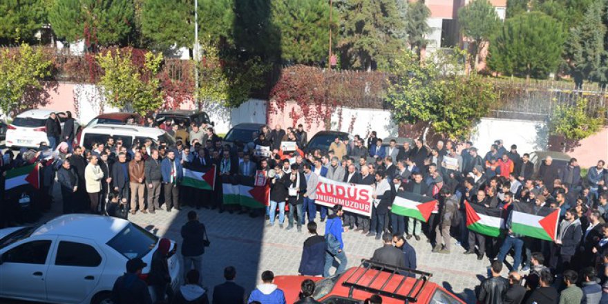 ​ABD’nin Kudüs Kararı Adnan Menderes Üniversitesi’nde Protesto Edildi