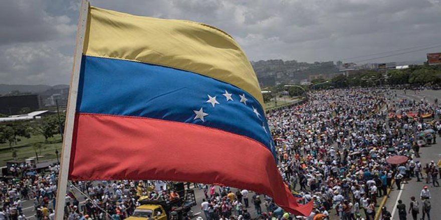 Venezuela'da 3 Partiye Seçim Yasağı