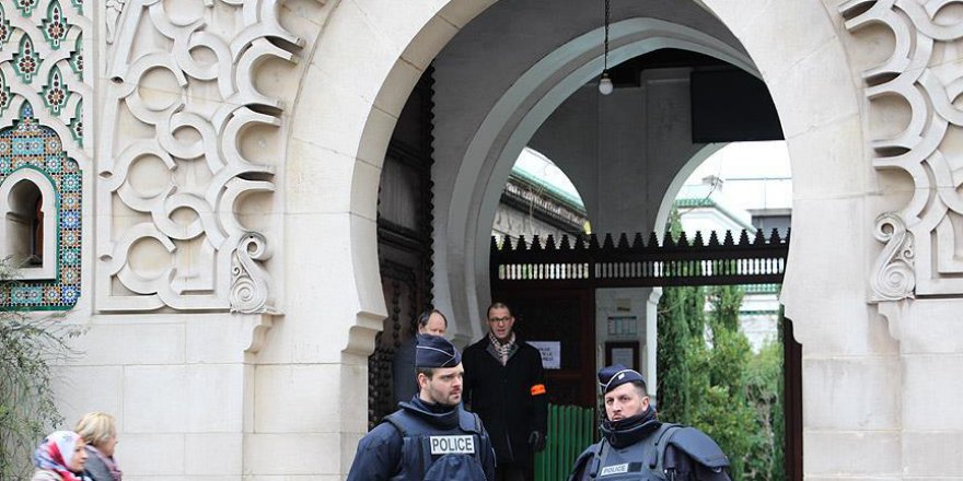 Fransa'da Bir Cami Daha Kapatıldı